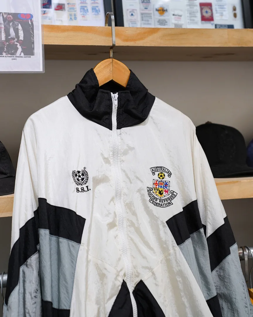 VINTAGE AUSTRALIAN SOCCER REFEREES S.S.I WINDBREAKER
