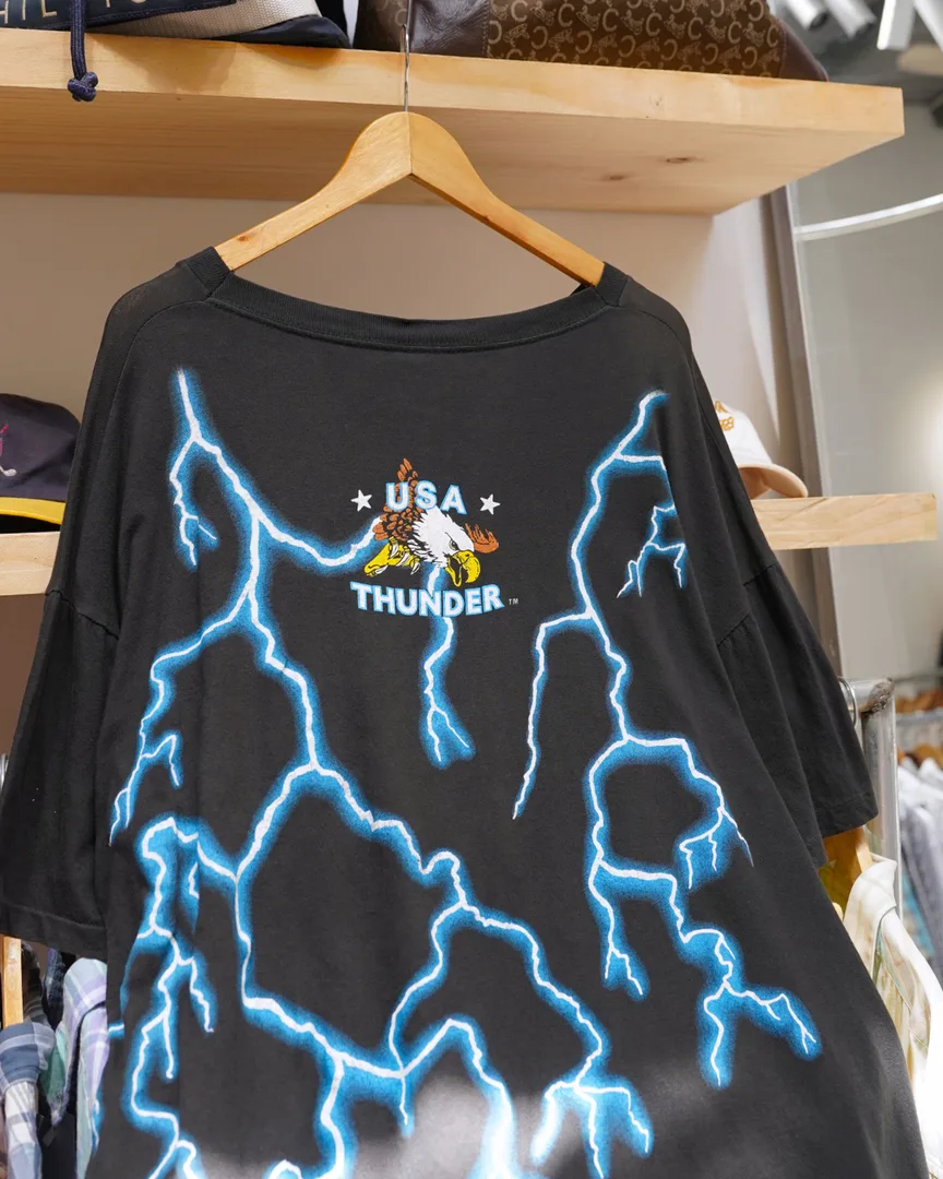 VINTAGE USA THUNDER WHITE TAIL DEER LIGHTNING TEE hover