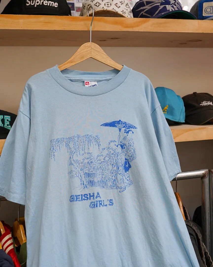 90S VINTAGE GEISHA GIRL'S GRAPHIC TEE