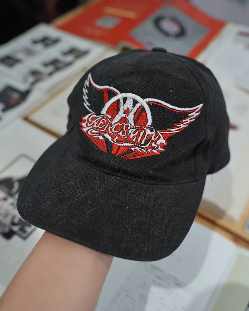 90S VINTAGE AEROSMITH EMBROIDERED DAD CAP